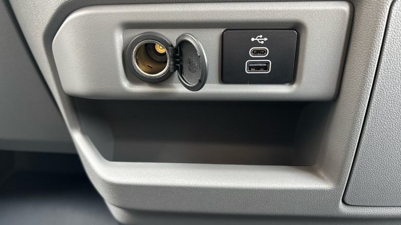 Ford Transit Custom E-320 L1 Rwd 100kW 65kWh H1 Van Limited Auto